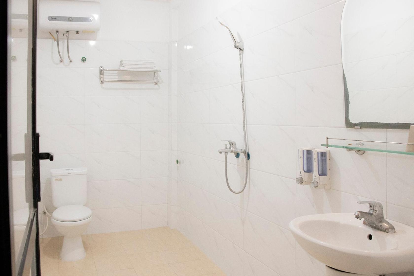 Group Nest Hotel Hanoi Bagian luar foto